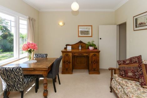 Photo of property in 216 Saint Leonards Avenue, Saint Leonards, Hastings, 4120