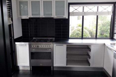 Photo of property in Illawarra Flats, 1/4 Brighton Road, Parnell, Auckland, 1052