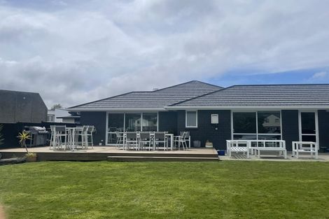Photo of property in 9 Passchendaele Grove, Trentham, Upper Hutt, 5018