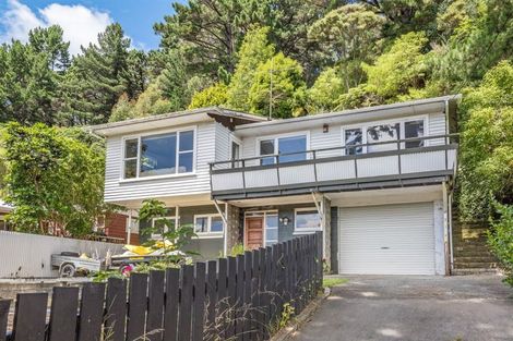 Photo of property in 8 Hine Road, Wainuiomata, Lower Hutt, 5014