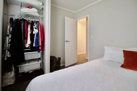 Photo of property in 2a Taipari Road, Te Atatu Peninsula, Auckland, 0610