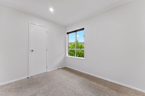 Photo of property in 1/14 Sunward Rise, Glenfield, Auckland, 0629