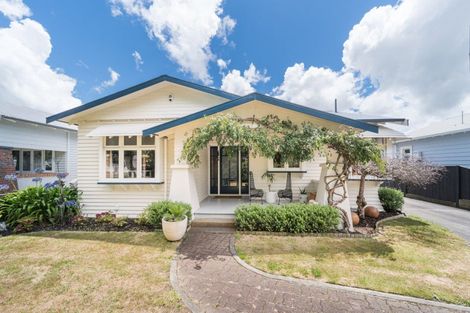 Photo of property in 11 Florence Avenue, Palmerston North, 4414