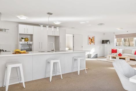 Photo of property in 19b Te Atatu Road, Te Atatu South, Auckland, 0610