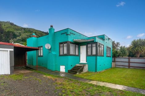 Photo of property in 122 Waikawa Road, Picton, 7220