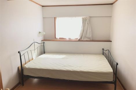 Photo of property in 10 Bodi Place, Te Atatu South, Auckland, 0610