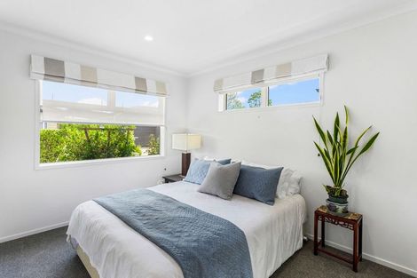 Photo of property in 10 Waitaha Close, Orewa, 0931