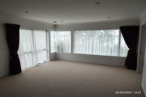 Photo of property in 2/28 Carnoustie Drive, Wattle Downs, Auckland, 2103