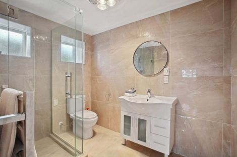 Photo of property in 32 Glenmore Road, Sunnyhills, Auckland, 2010