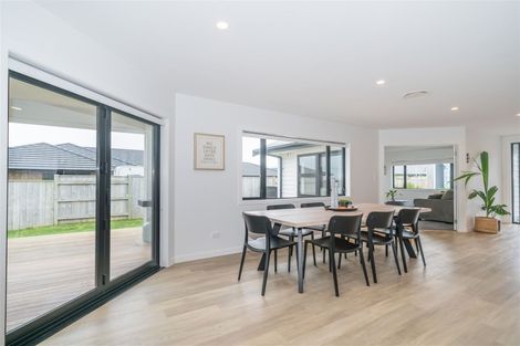 Photo of property in 21 Silicon Way, Fitzherbert, Palmerston North, 4410