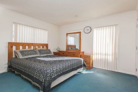 Photo of property in 52 Summerland Drive, Henderson, Auckland, 0612