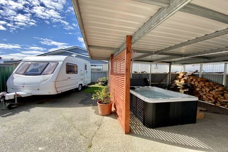 Photo of property in 32 Kildare Drive, Waikiwi, Invercargill, 9810