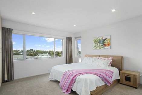 Photo of property in 32a Bodi Place, Te Atatu South, Auckland, 0610