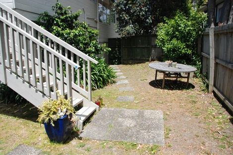 Photo of property in 1/2 Prebble Place, Mission Bay, Auckland, 1071