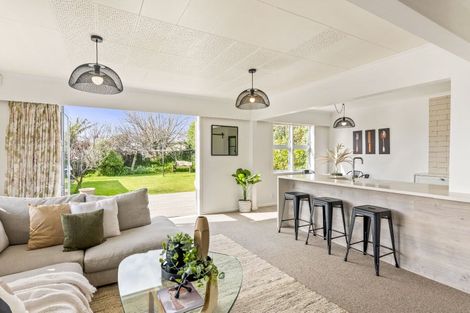 Photo of property in 63 Martin Road, Paraparaumu Beach, Paraparaumu, 5032