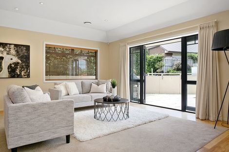 Photo of property in 2a Victoria Street, Cambridge, 3434