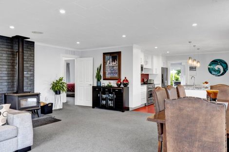 Photo of property in 30 Kahikatea Street, Inglewood, 4330