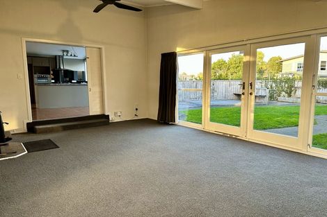 Photo of property in 2 Newcastle Street, Hokowhitu, Palmerston North, 4410