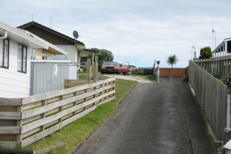 Photo of property in 38 Karyn Street, Castlecliff, Whanganui, 4501