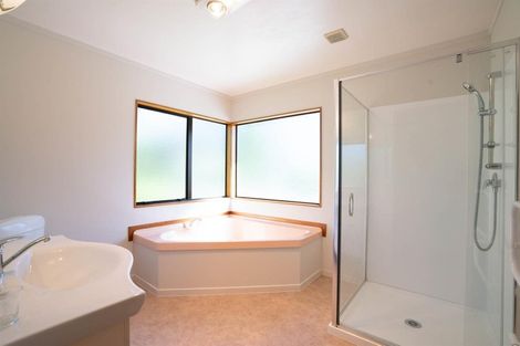 Photo of property in 413 Henderson Valley Road, Henderson Valley, Auckland, 0612