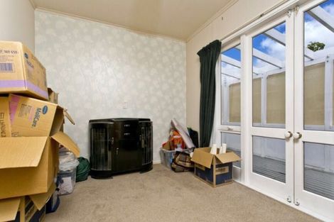 Photo of property in 2/25 Sunnyfield Crescent, Glenfield, Auckland, 0629