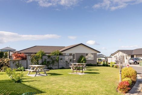 Photo of property in Waterview Estate, 79/4 Greystone Place, Omokoroa, 3114