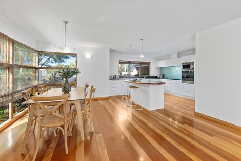 Photo of property in 33 Bryndwr Road, Fendalton, Christchurch, 8052