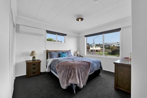 Photo of property in 5 Handley Place, Glen Avon, New Plymouth, 4312