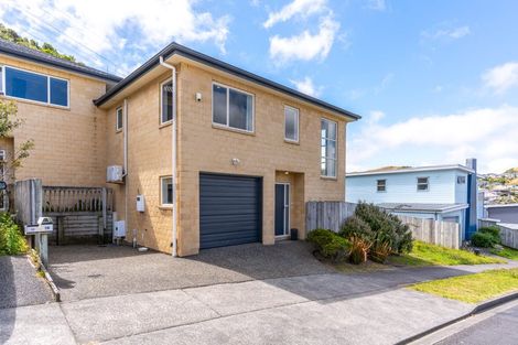 Photo of property in 18 Erlestoke Crescent, Churton Park, Wellington, 6037
