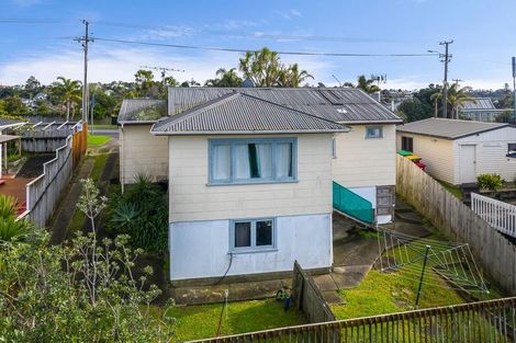 Photo of property in 693 Beach Road, Rothesay Bay, Auckland, 0630
