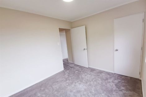 Photo of property in 2/13 Helicon Place, Totara Vale, Auckland, 0629