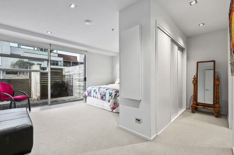 Photo of property in 1/50 Marine Parade, Mount Maunganui, 3116