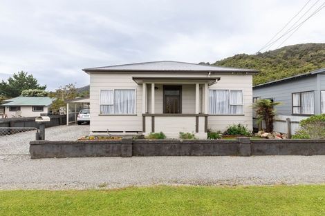 Photo of property in 71 Fox Street, Cobden, Greymouth, 7802