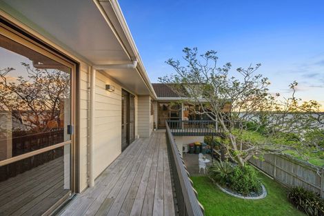 Photo of property in 21 St Annes Crescent, Wattle Downs, Auckland, 2103