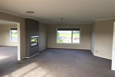 Photo of property in 11 Kendallvale Drive, Waiuku, 2123