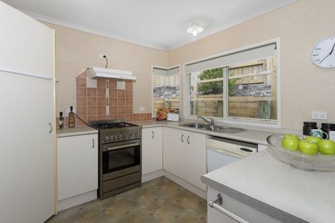 Photo of property in 28 Bateleur Close, Welcome Bay, Tauranga, 3112