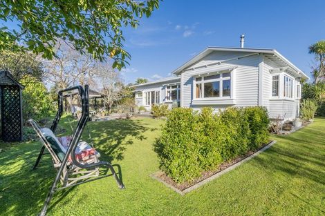 Photo of property in 83 Queenwood Road, Levin, 5510