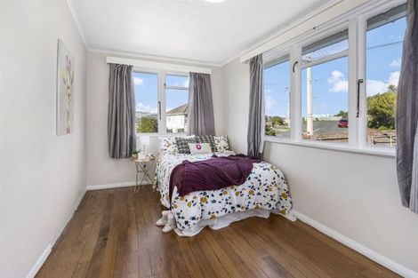 Photo of property in 2 Ngahue Crescent, Elsdon, Porirua, 5022