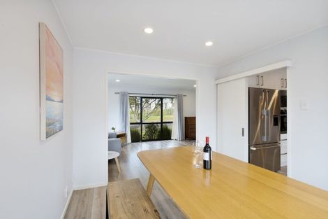 Photo of property in 14 Rhinevale Close, Henderson, Auckland, 0612