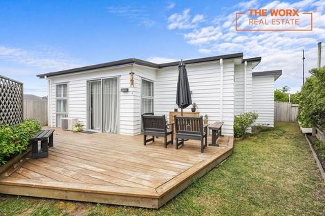 Photo of property in 5 Sauterne Road, Kumeu, 0810