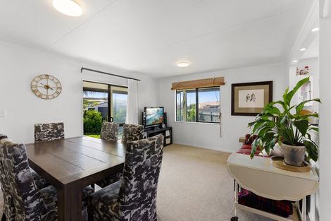 Photo of property in 88 Queens Road, Waikanae Beach, Waikanae, 5036
