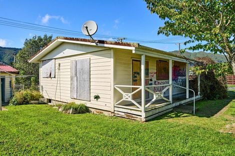 Photo of property in 1-3 Harris Street, Naenae, Lower Hutt, 5011