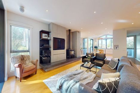 Photo of property in 15 Kim Street, Khandallah, Wellington, 6035