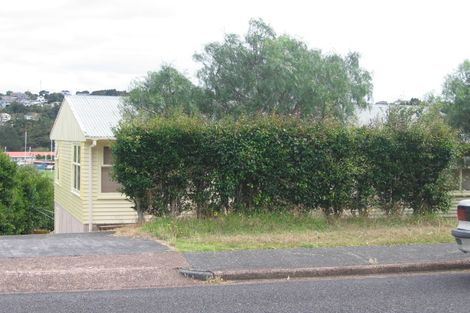 Photo of property in 9 Waverley Avenue, Glenfield, Auckland, 0629