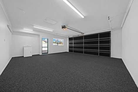 Photo of property in 3 Russett Grove, Henderson, Auckland, 0612