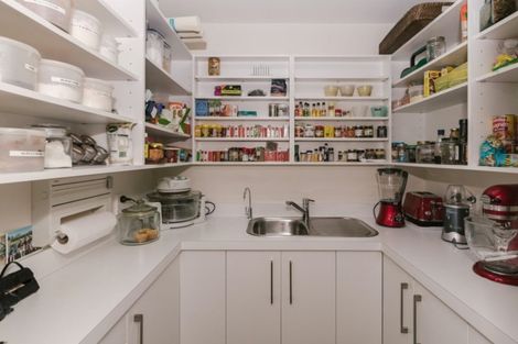 Photo of property in 48 Rodeo Drive, Kelvin Grove, Palmerston North, 4414