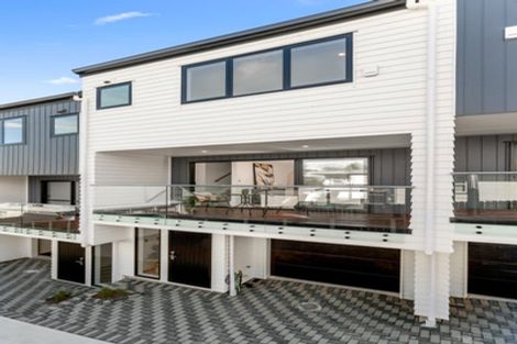 Photo of property in 5/18 Sylvan Crescent, Te Atatu South, Auckland, 0610