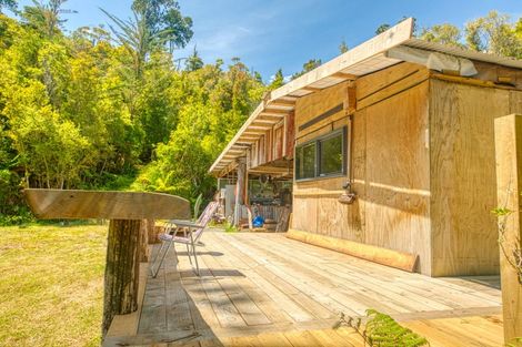 Photo of property in 215 Clifton Road, Kaiata, Greymouth, 7805