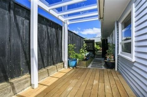 Photo of property in 1/2 Spencer Terrace, Hauraki, Auckland, 0622