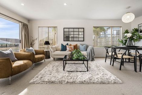 Photo of property in 13 Altair Place, Windsor Park, Auckland, 0632